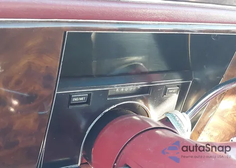 1992 Cadillac Brougham z USA, uszkodzony, nr VIN 1G6DW5479NR707401